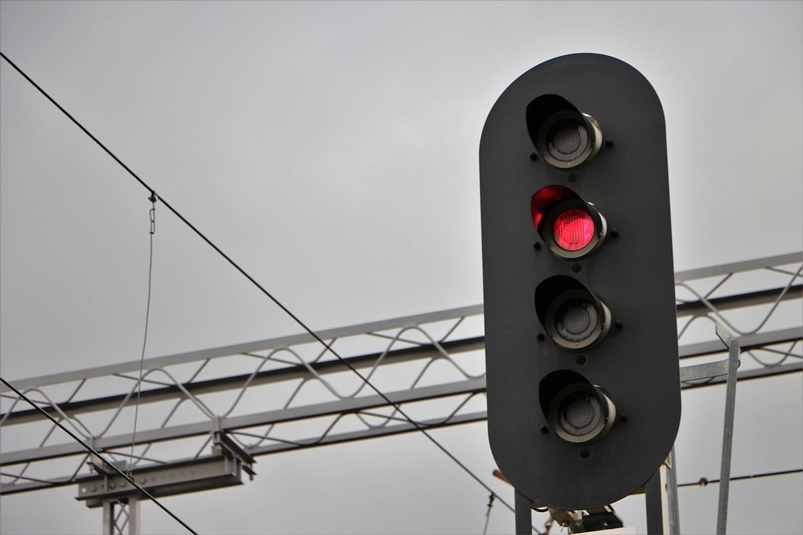 MANTRA token plunges 18% to record low as blockchain halts after exploit