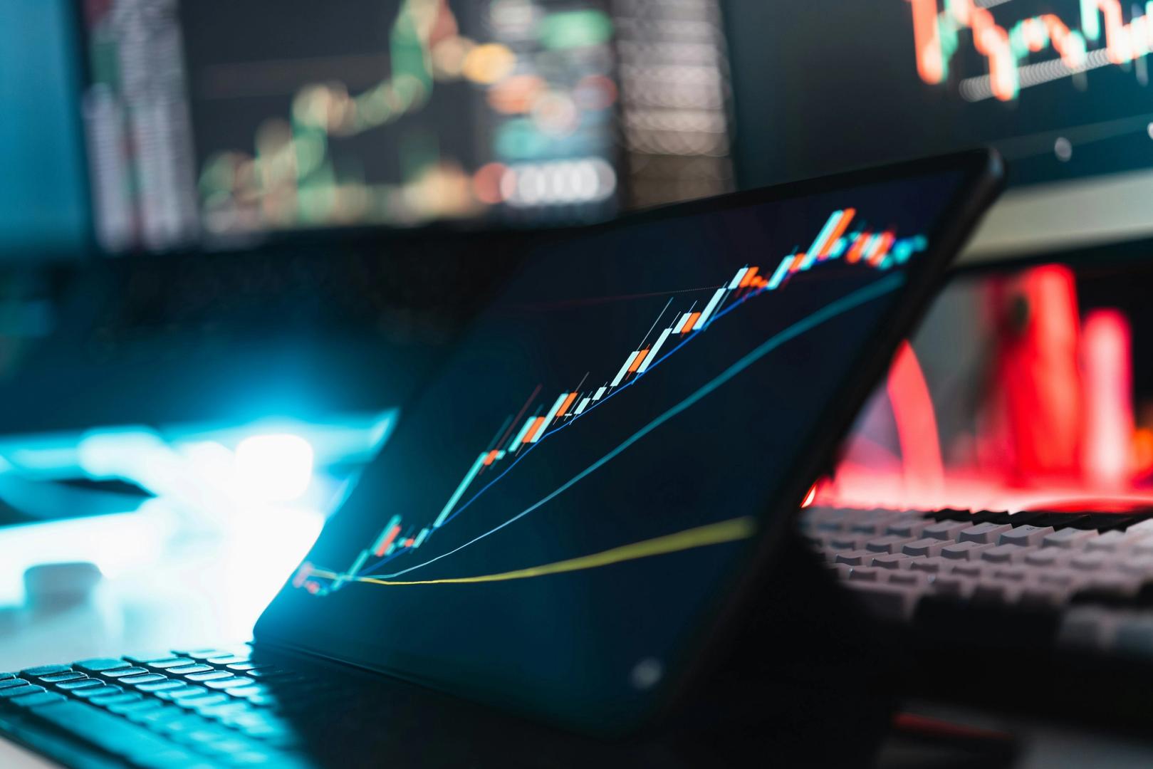 Bitcoin stalls near $80,000. Stocks and ETF inflows still point to a breakout.